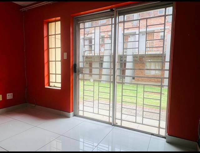 2 BEDROOM APARTMENT FOR SALE IN THE ORCHARDS